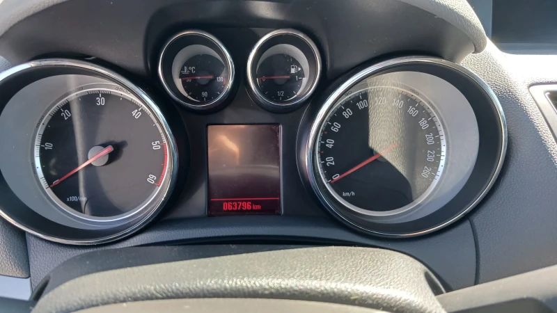 Opel Mokka 1.6 CDTI, снимка 11 - Автомобили и джипове - 51793327