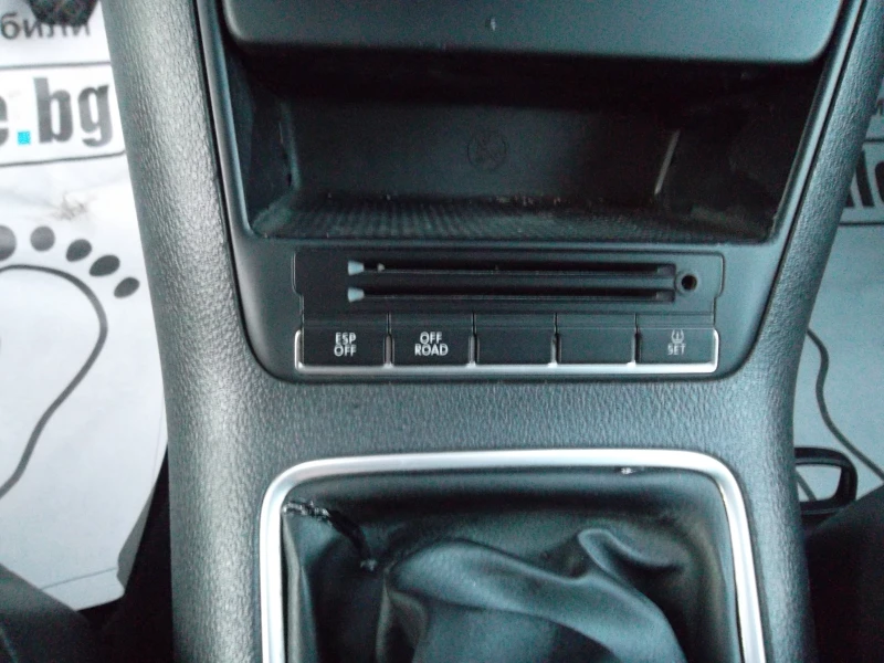 VW Tiguan 2.0TDI 4x4 offroad paket, снимка 13 - Автомобили и джипове - 53569714