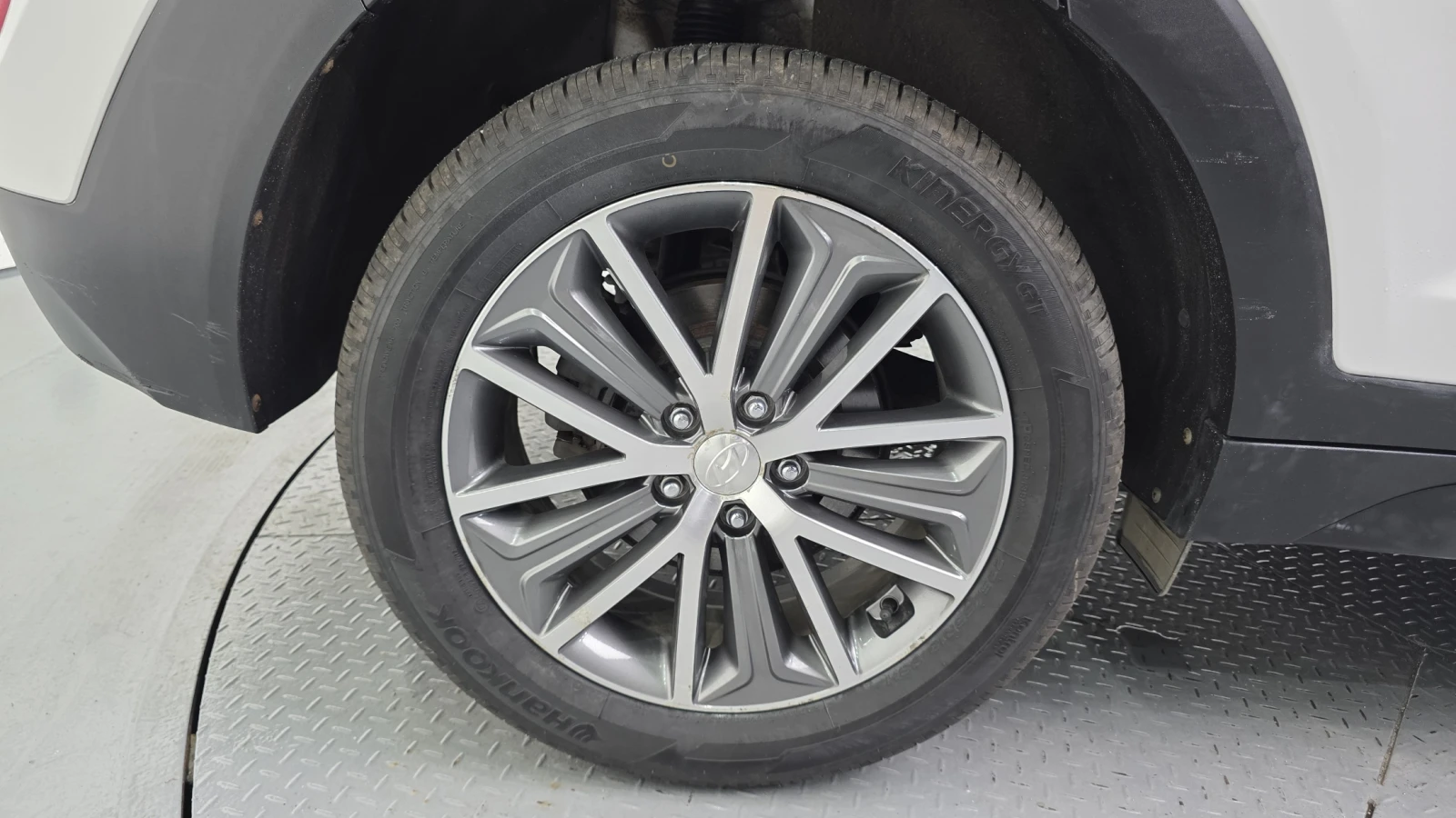 Hyundai Tucson 2.0 2WD MODERN - изображение 5