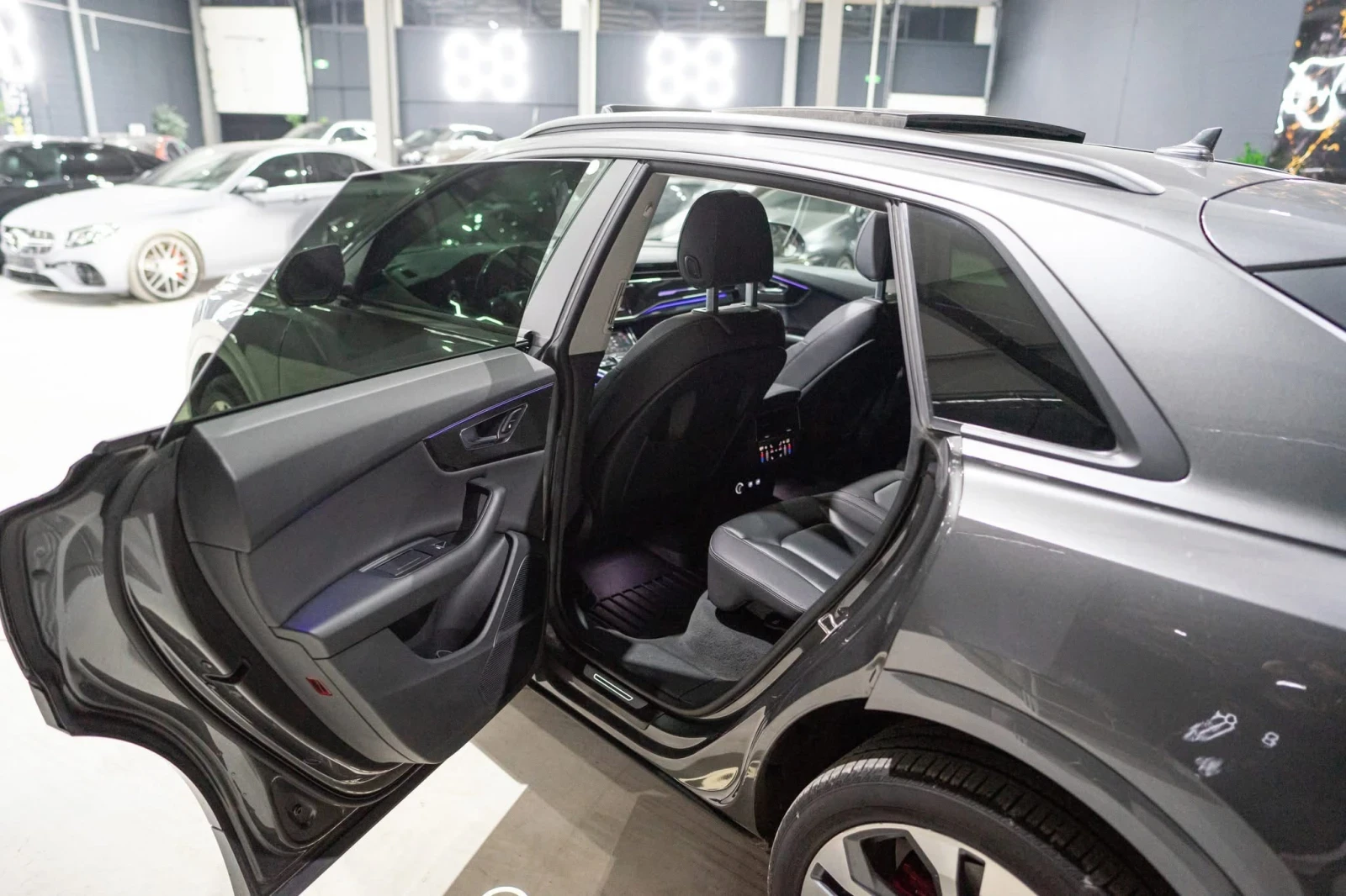 Audi Q8 55TFSI QUATTRO FULL S LINE   100% | Mobile.bg   15