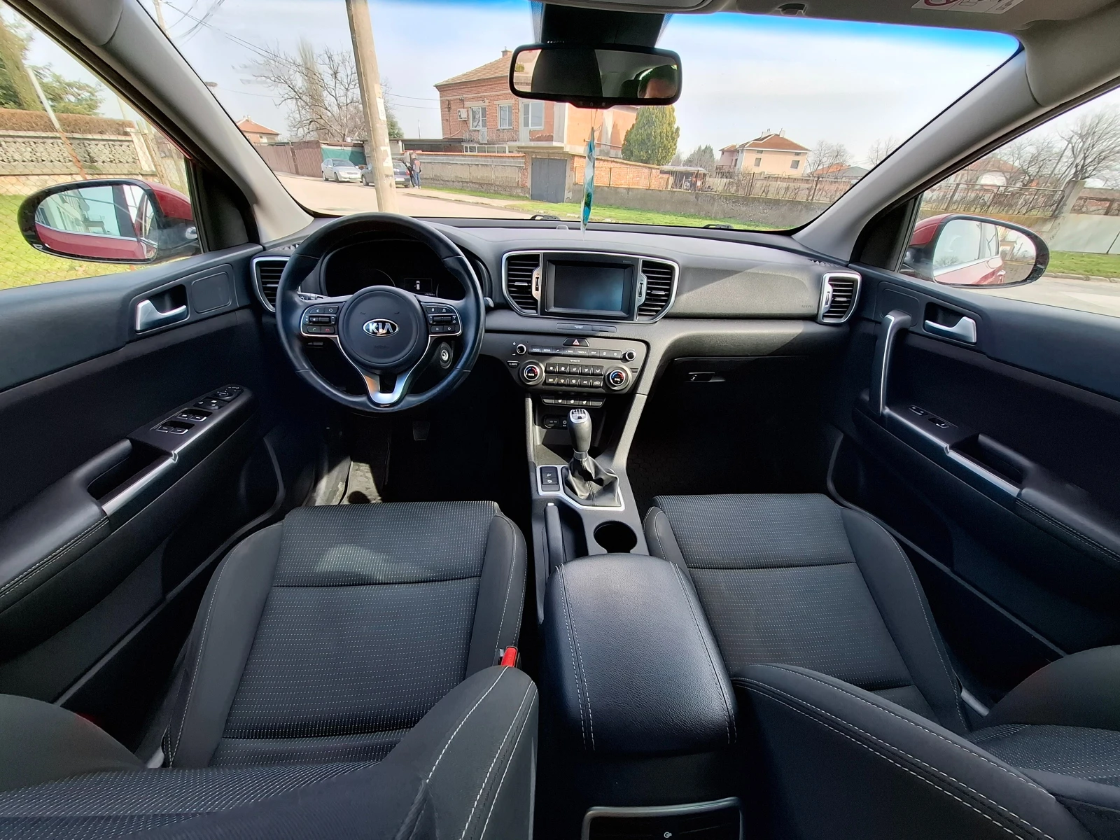 Kia Sportage 1.6, снимка 8 - Автомобили и джипове - 53707379