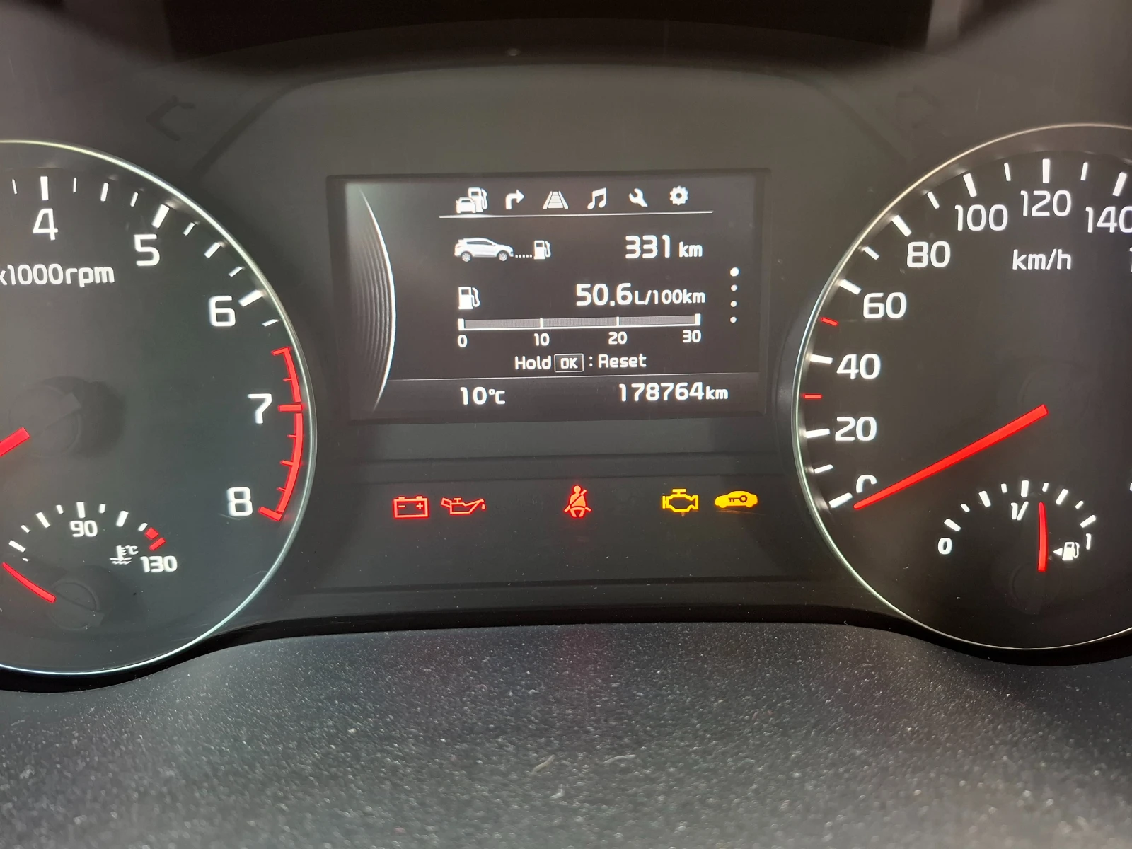 Kia Sportage 1.6, снимка 11 - Автомобили и джипове - 53707379