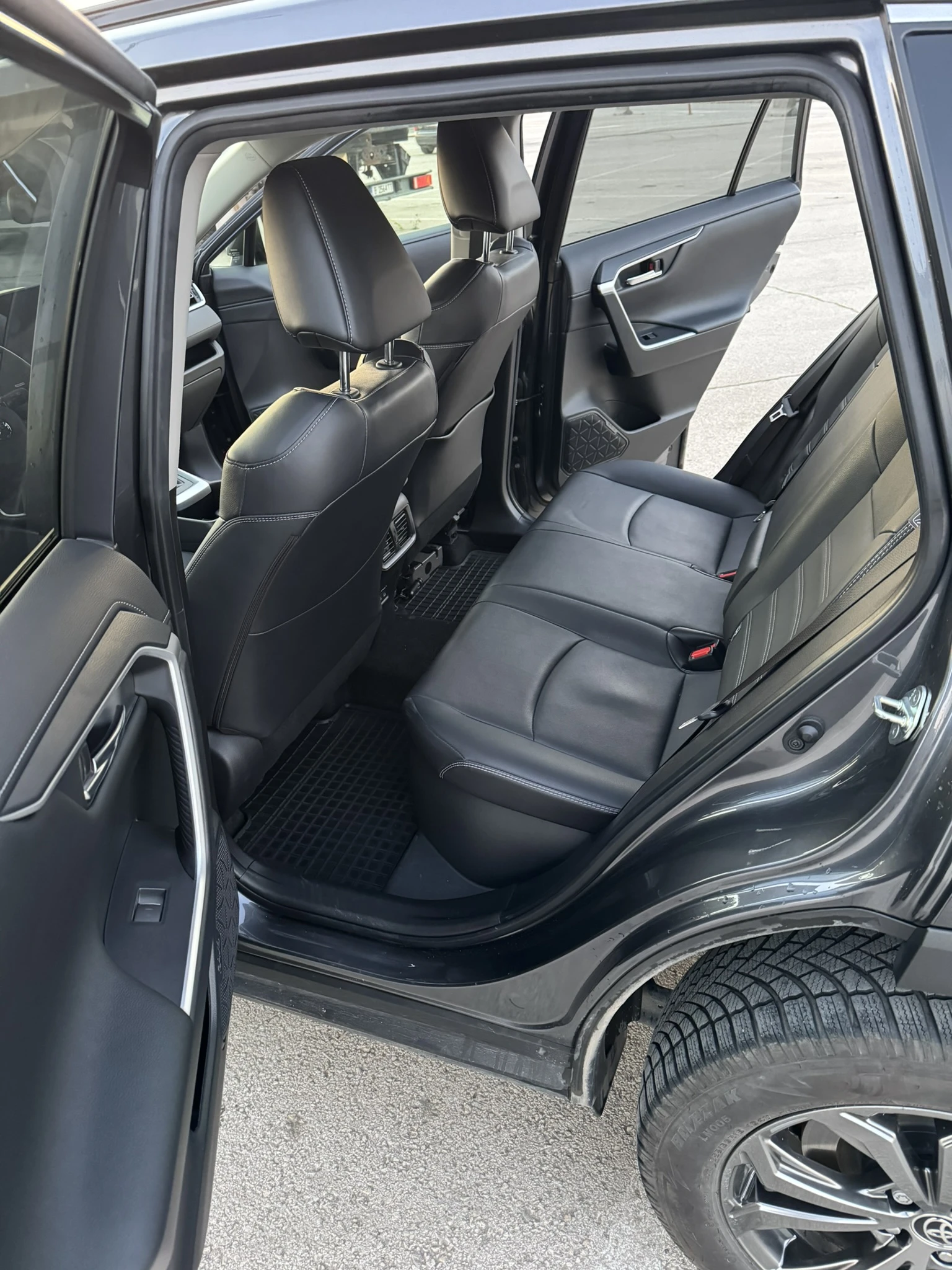 Toyota Rav4 Luxury, снимка 13 - Автомобили и джипове - 54102428