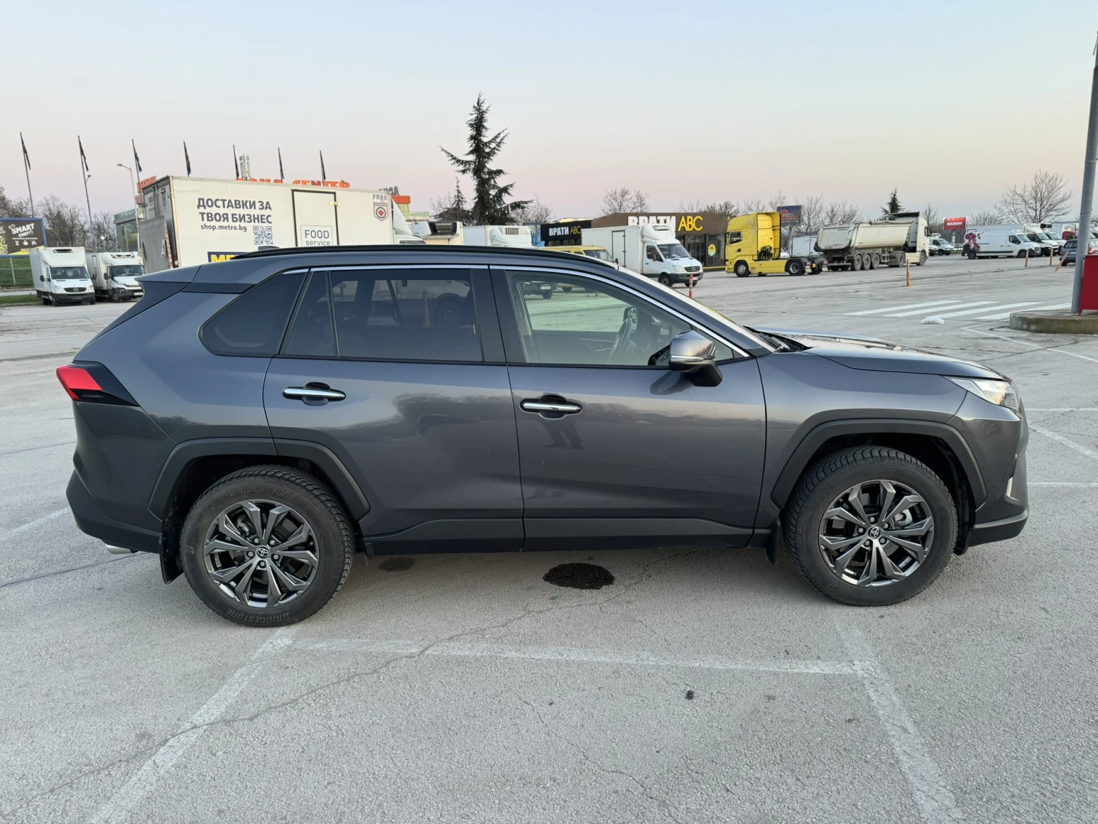 Toyota Rav4 Luxury, снимка 8 - Автомобили и джипове - 54102428