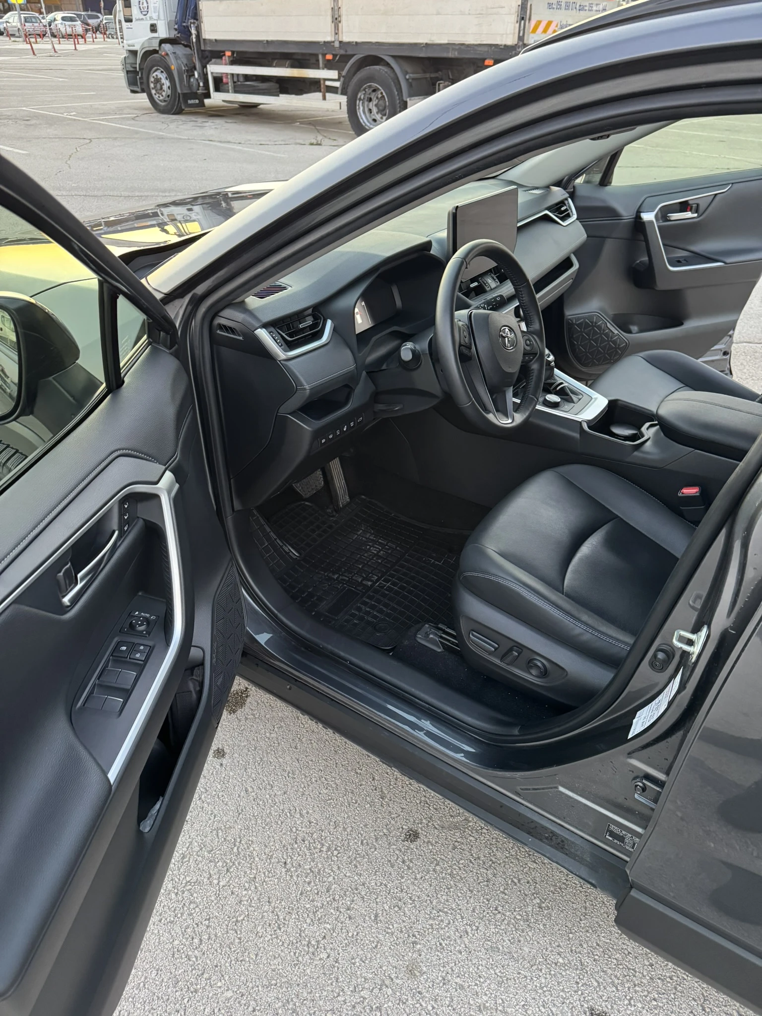 Toyota Rav4 Luxury, снимка 10 - Автомобили и джипове - 54102428