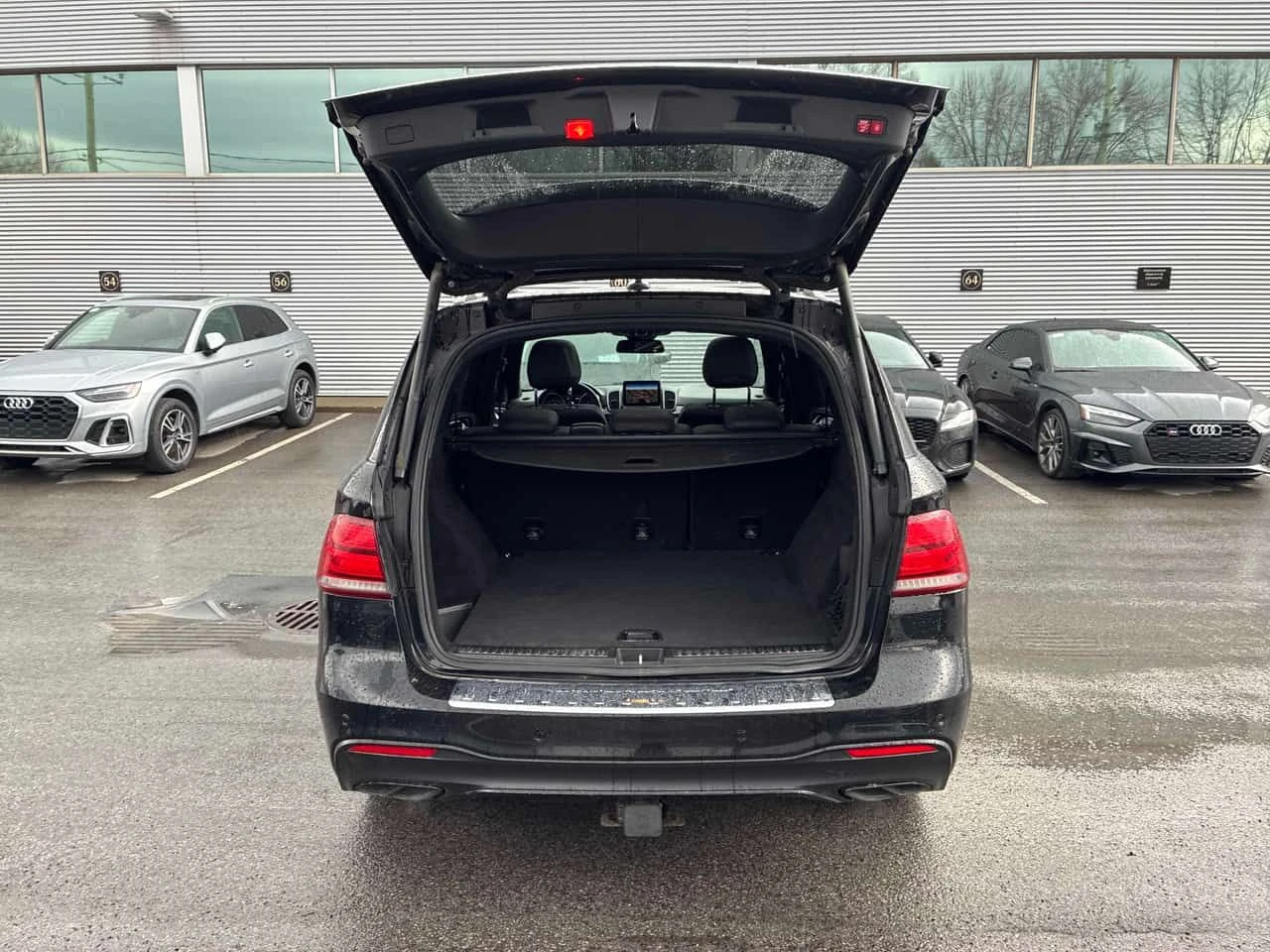 Mercedes-Benz GLE 43 AMG 4MATIC* DISTRONIC* H/K* 360* ВИДЕО* , снимка 13 - Автомобили и джипове - 54160875