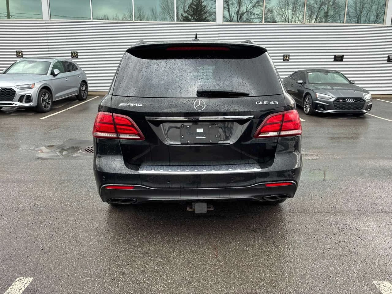 Mercedes-Benz GLE 43 AMG 4MATIC* DISTRONIC* H/K* 360* ВИДЕО* , снимка 4 - Автомобили и джипове - 54160875