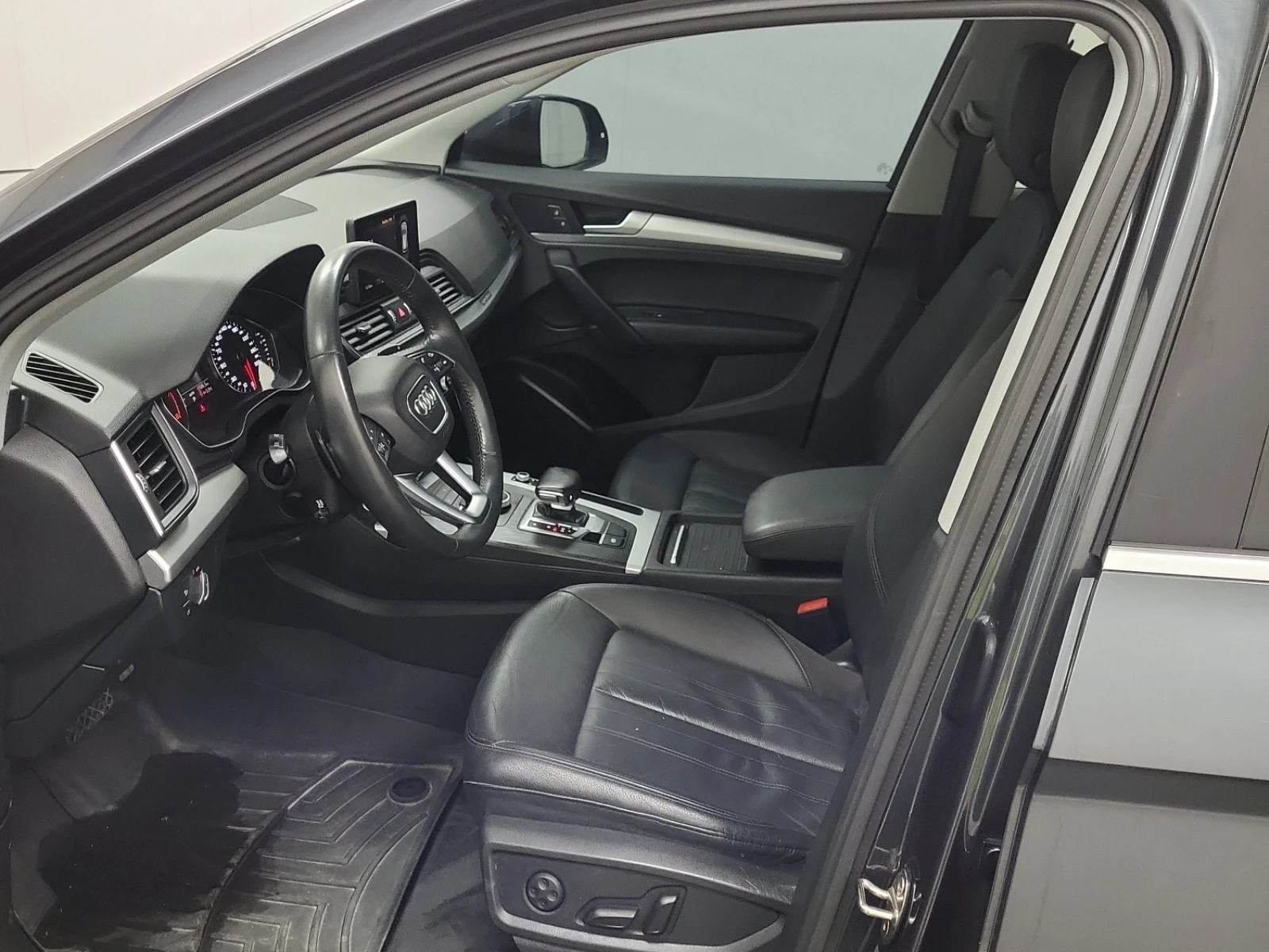Audi Q5 KOMFORT * * CARFAX * * ���� ������ * *  | Mobile.bg � ����������� 5