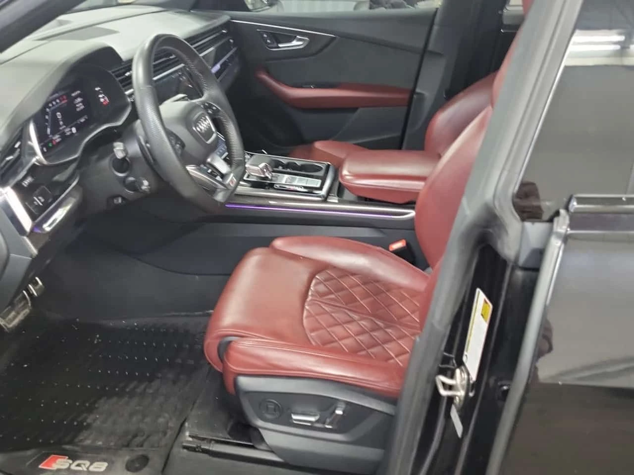 Audi SQ8  4.0 TFSI QUATTRO | B&O | HEAD-UP | ОБДУХВАНЕ , снимка 8 - Автомобили и джипове - 54680879