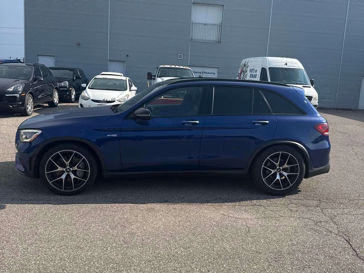 Mercedes-Benz GLC 43 AMG * CARFAX * ОПЦИЯ ЗА ФИНАНСИРАНЕ, снимка 2 - Автомобили и джипове - 55646340