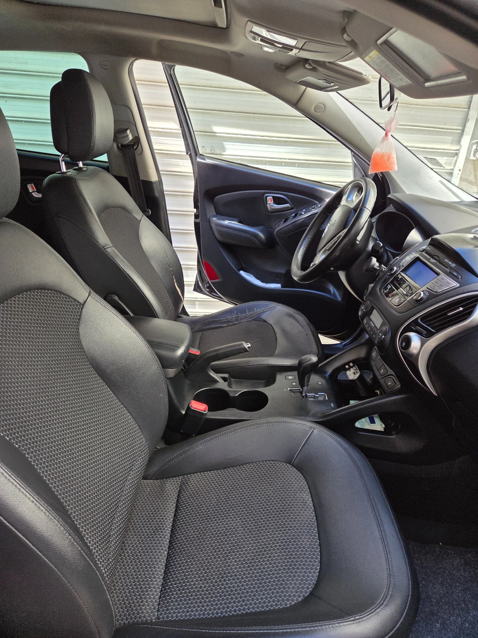 Hyundai IX35 Style, снимка 11 - Автомобили и джипове - 56365298