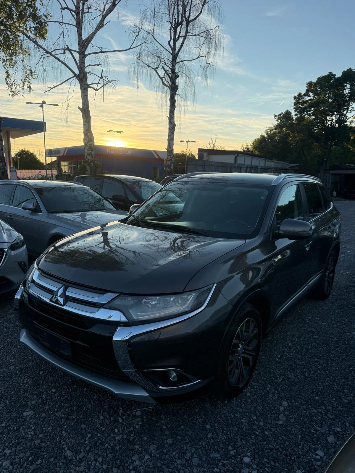 Mitsubishi Outlander, снимка 3 - Автомобили и джипове - 56647788