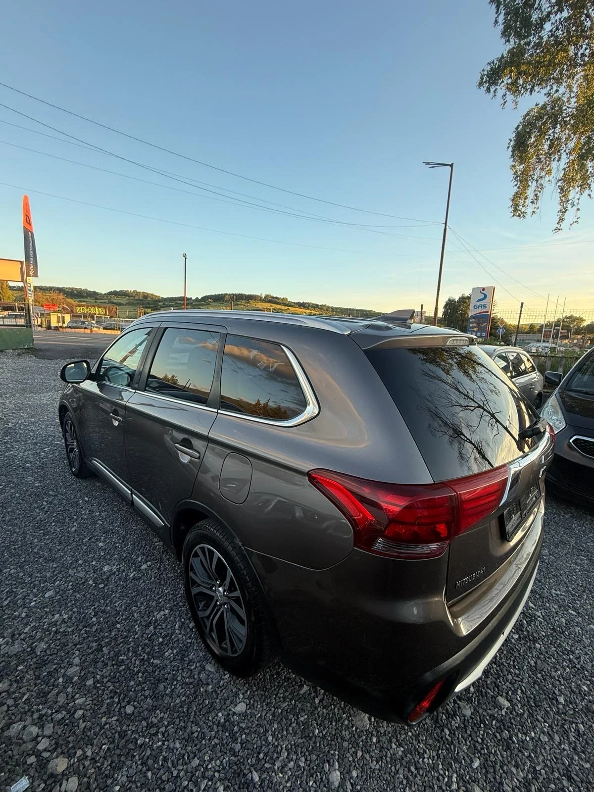 Mitsubishi Outlander, снимка 6 - Автомобили и джипове - 56647788