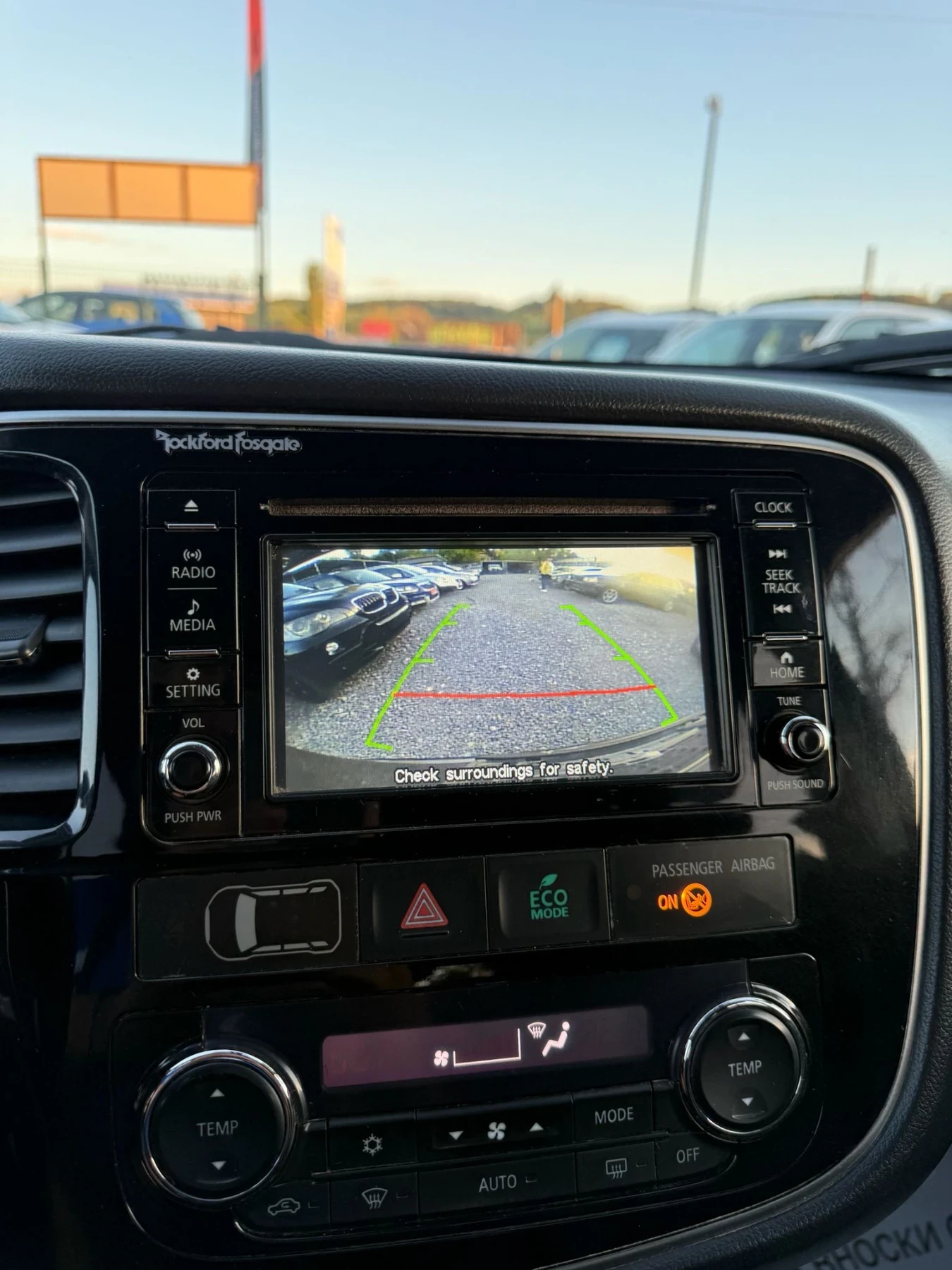 Mitsubishi Outlander, снимка 14 - Автомобили и джипове - 56647788