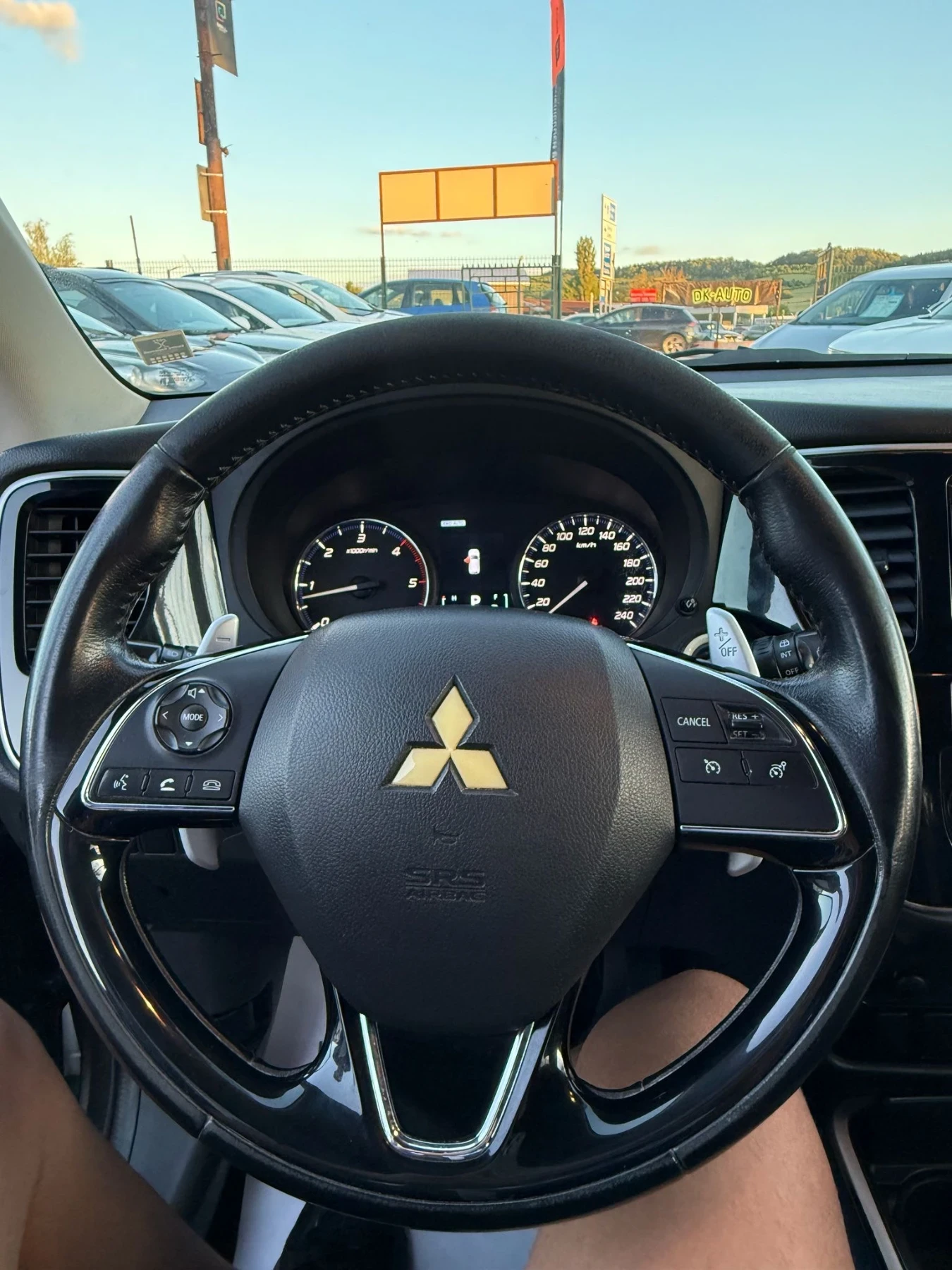 Mitsubishi Outlander, снимка 13 - Автомобили и джипове - 56647788