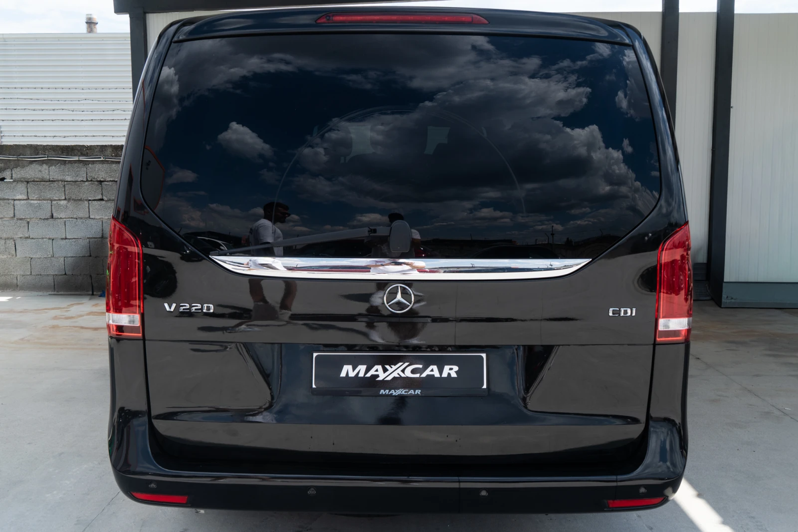 Mercedes-Benz V 220 D = 8 МЕСТЕН = AVANTGARDE = ГАРАНЦИЯ = ЛИЗИНГ, снимка 4 - Бусове и автобуси - 54961515