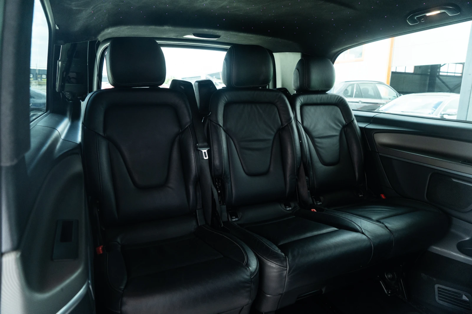 Mercedes-Benz V 220 D = 8 МЕСТЕН = AVANTGARDE = ГАРАНЦИЯ = ЛИЗИНГ, снимка 14 - Бусове и автобуси - 54961515