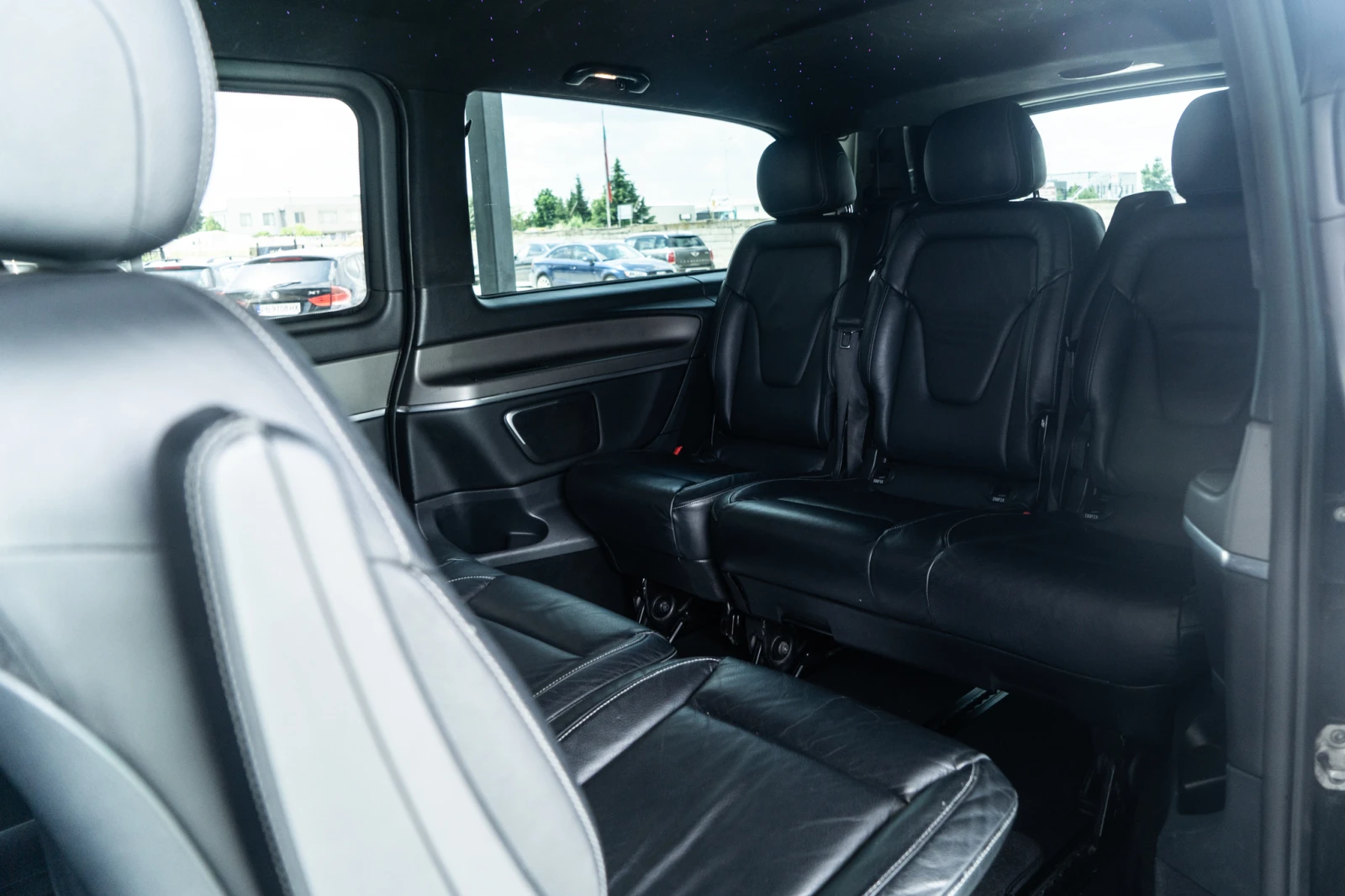 Mercedes-Benz V 220 D = 8 МЕСТЕН = AVANTGARDE = ГАРАНЦИЯ = ЛИЗИНГ, снимка 12 - Бусове и автобуси - 54961515