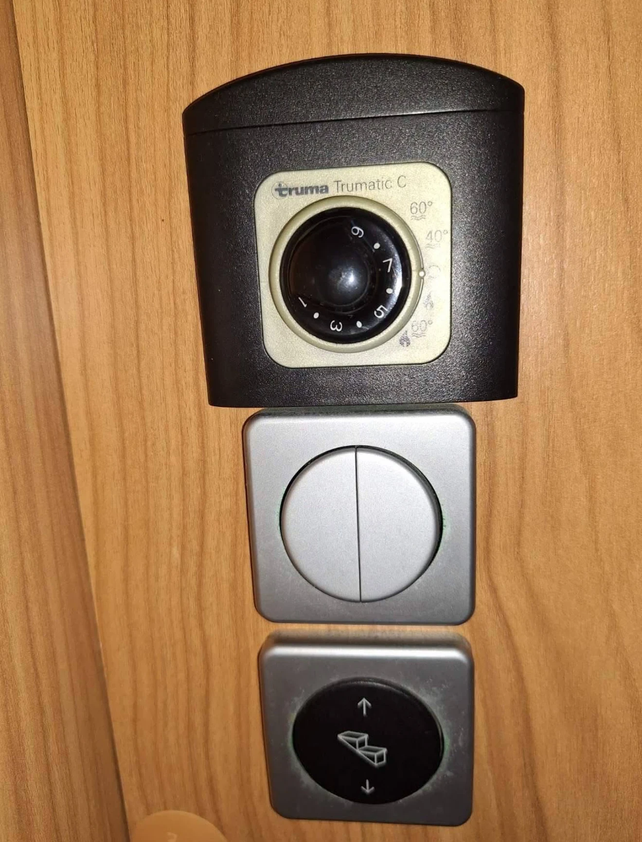  Burstner Delfin  | Mobile.bg   15