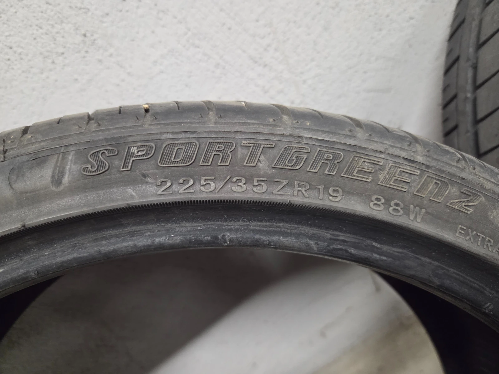 Гуми Летни 225/35R19, снимка 7 - Гуми и джанти - 54384981