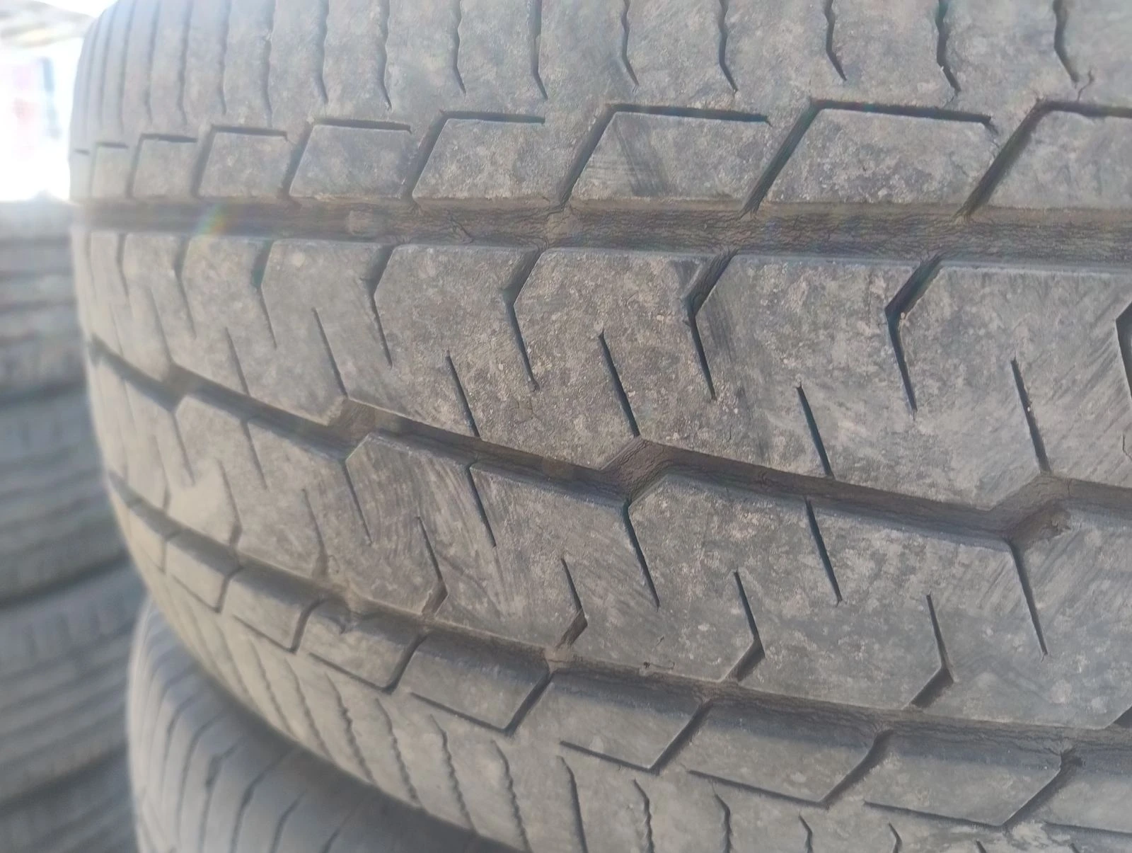 Гуми Летни 235/65R16, снимка 3 - Гуми и джанти - 56199078
