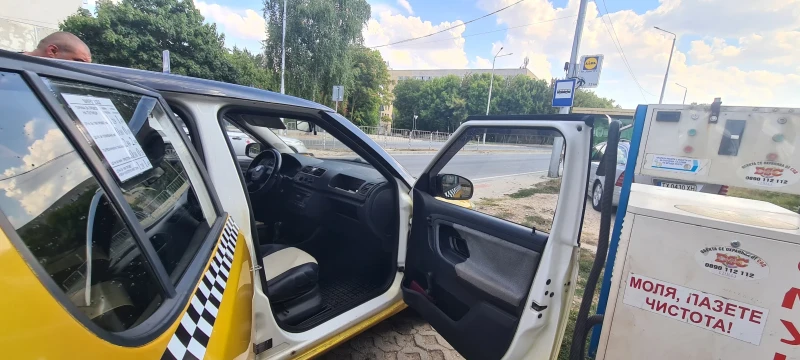 Skoda Fabia, снимка 12 - Автомобили и джипове - 47312683