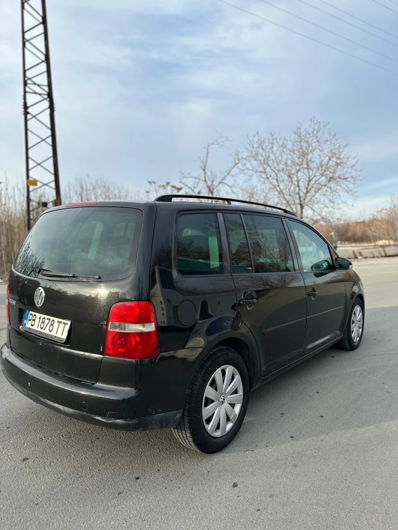 VW Touran 2.0 tdi, снимка 4 - Автомобили и джипове - 49294445