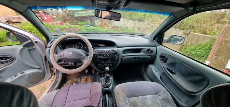 Renault Megane 1.6, снимка 4 - Автомобили и джипове - 49781629