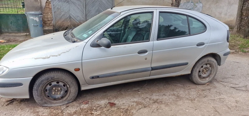 Renault Megane 1.6, снимка 2 - Автомобили и джипове - 49781629