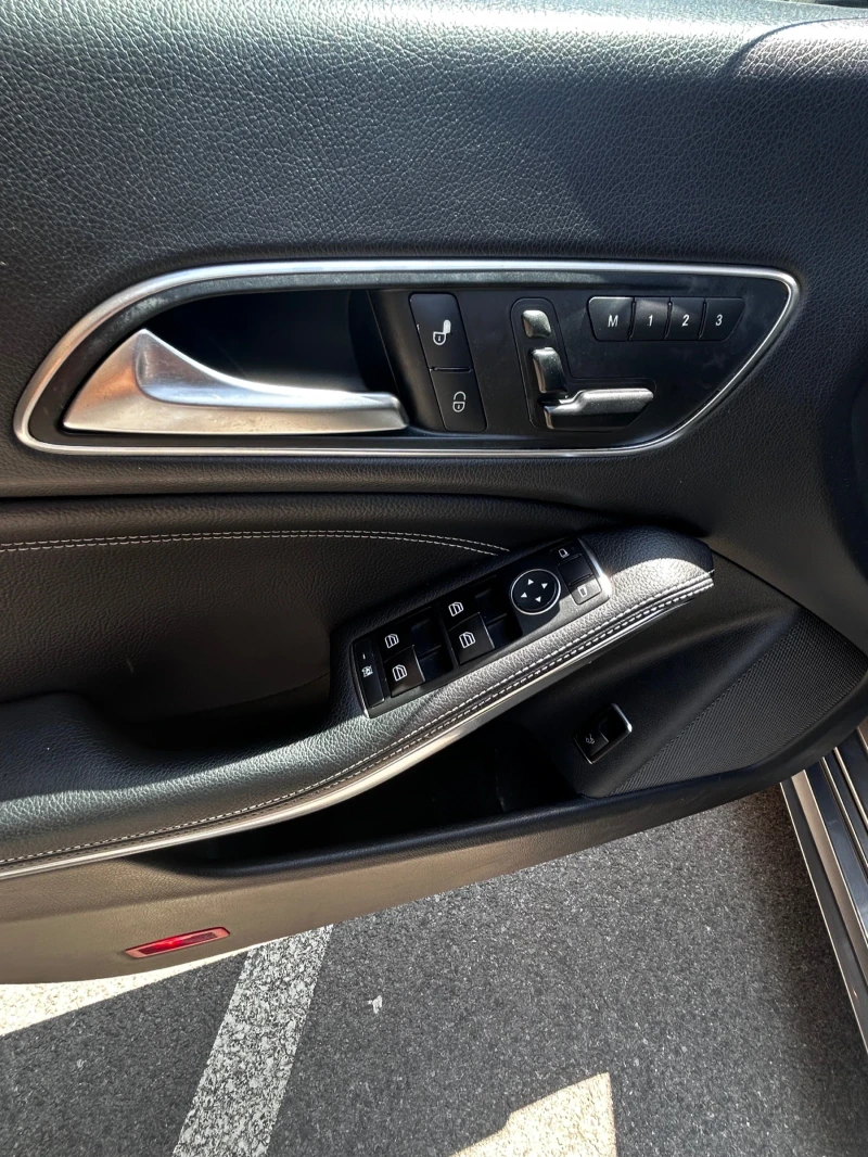 Mercedes-Benz CLA 250 AMG, снимка 10 - Автомобили и джипове - 52474373