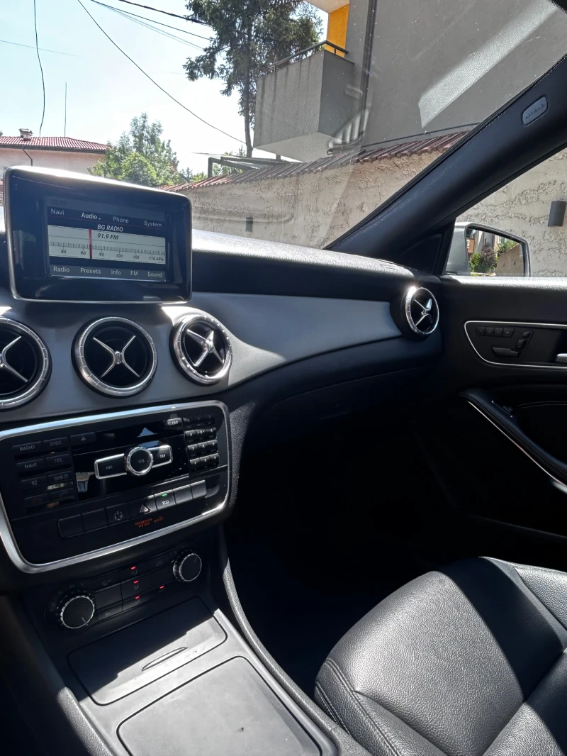 Mercedes-Benz CLA 250 AMG, снимка 12 - Автомобили и джипове - 52474373