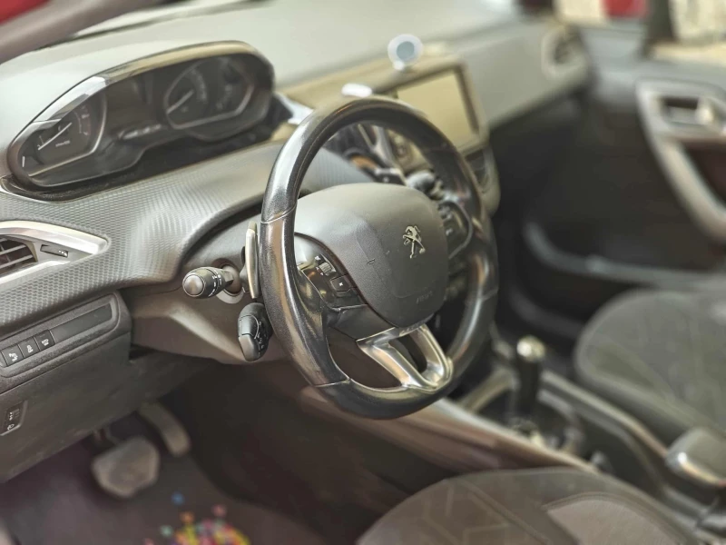Peugeot 2008, снимка 8 - Автомобили и джипове - 52642332