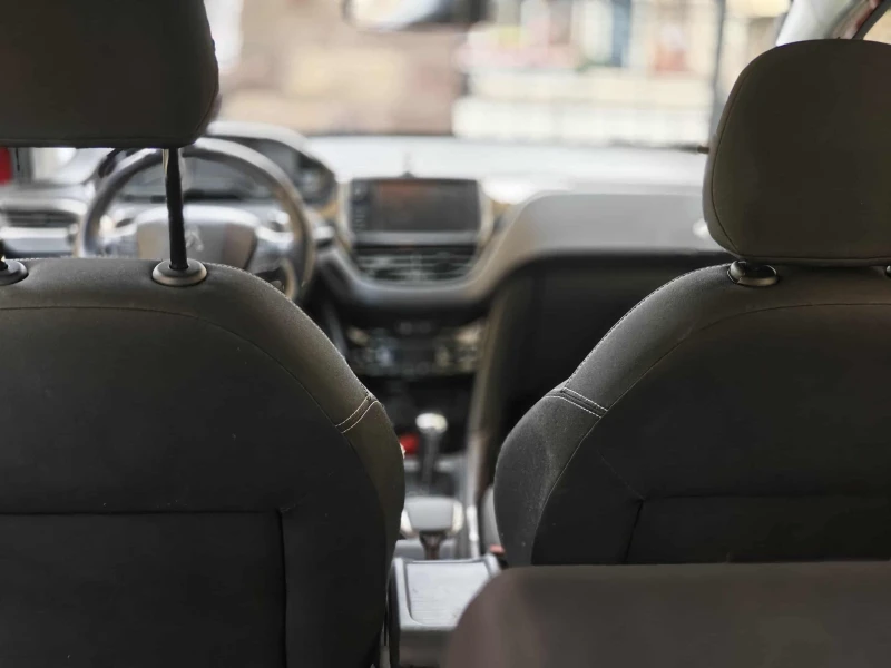 Peugeot 2008, снимка 10 - Автомобили и джипове - 52642332