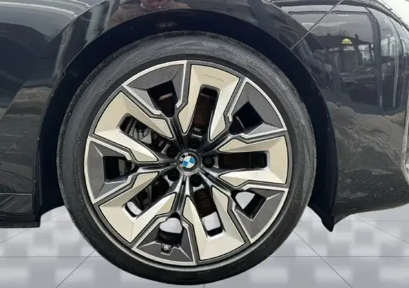 BMW i7 M60 xDrive = Shadow Line = Гаранция, снимка 4 - Автомобили и джипове - 53914721
