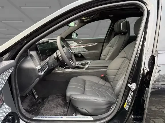 BMW i7 M60 xDrive = Shadow Line = Гаранция, снимка 6 - Автомобили и джипове - 53914721