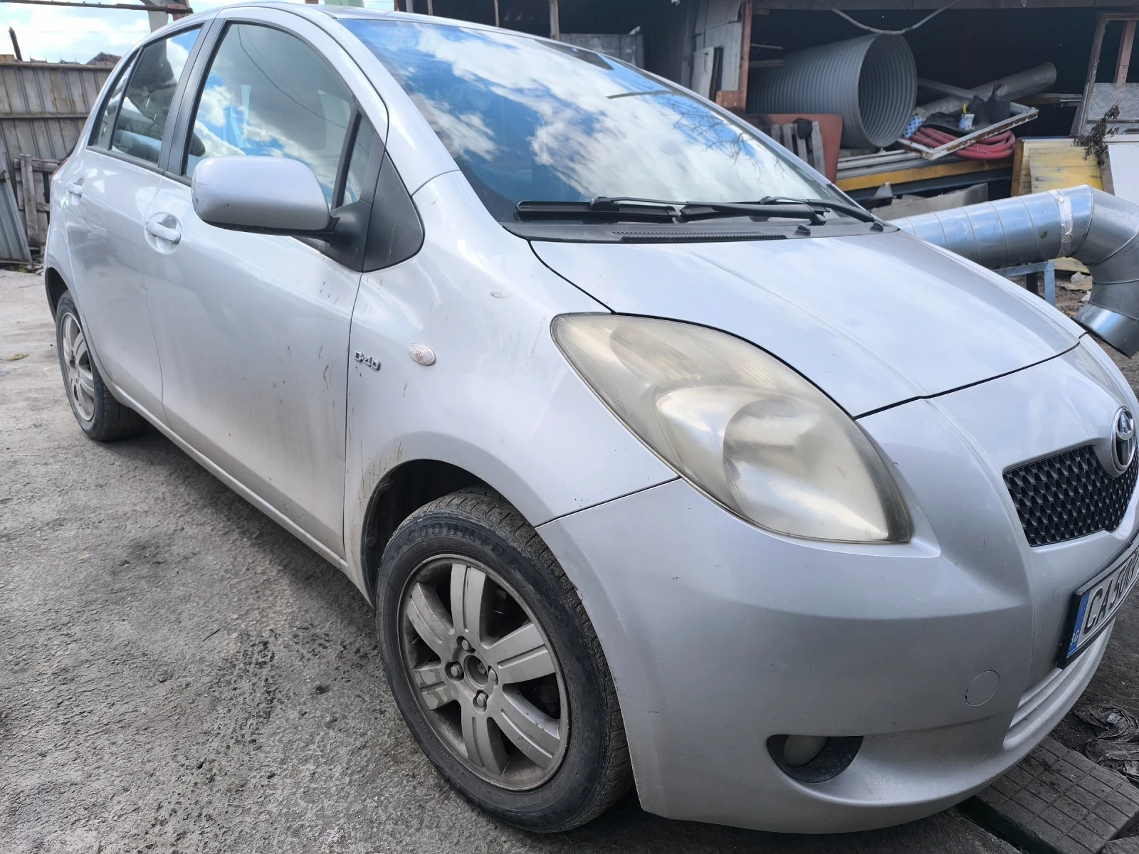 Toyota Yaris 1.4 - изображение 2