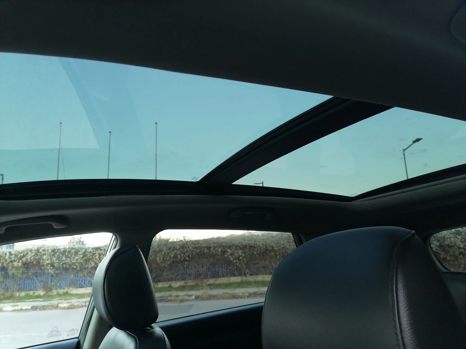 Kia Carens 1.6i 7-местен - изображение 10