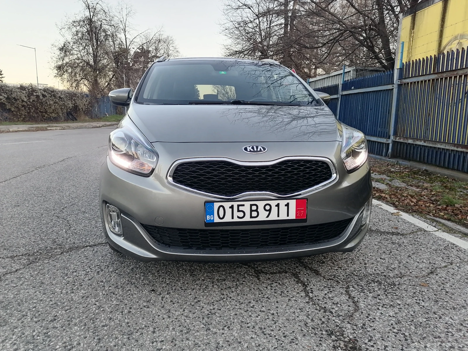 Kia Carens 1.6i 7-������ | Mobile.bg � ����������� 1