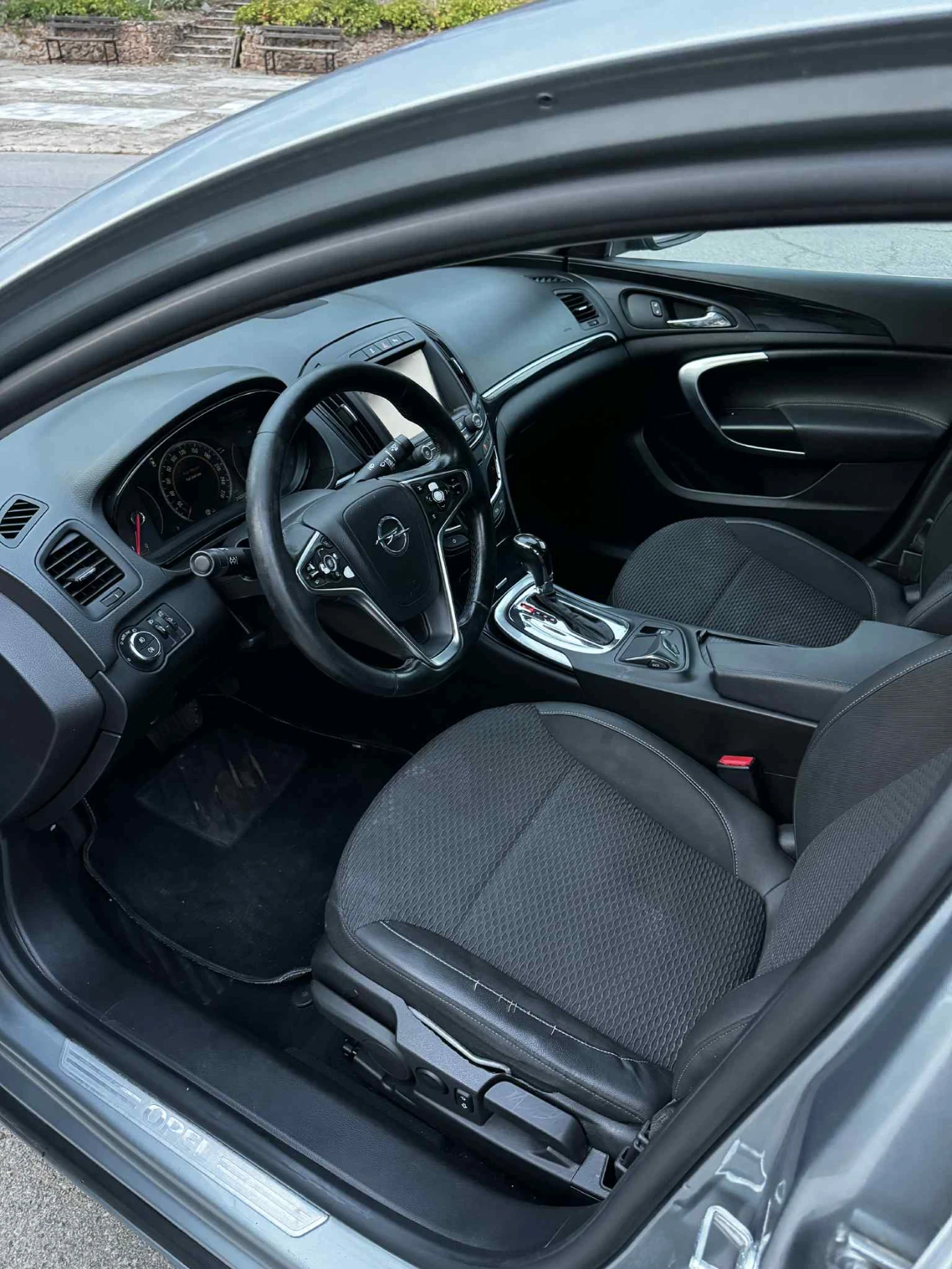 Opel Insignia, снимка 8 - Автомобили и джипове - 53850663