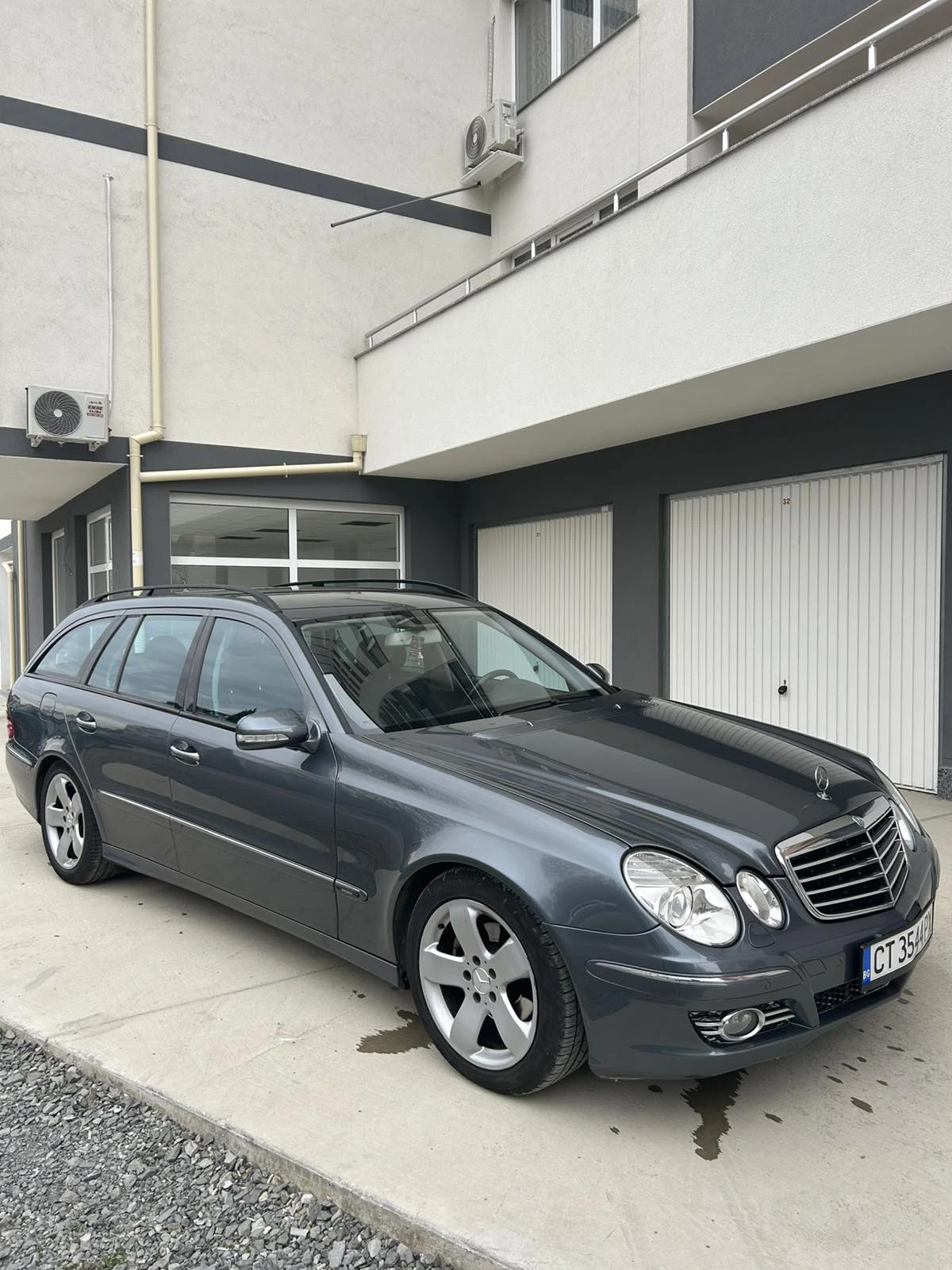 Mercedes-Benz E 220, снимка 3 - Автомобили и джипове - 53902699