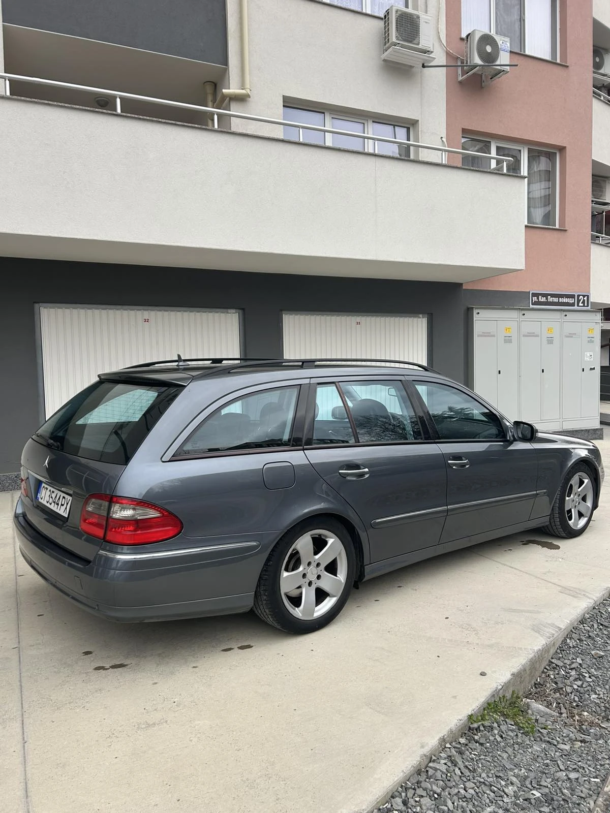 Mercedes-Benz E 220, снимка 7 - Автомобили и джипове - 53902699