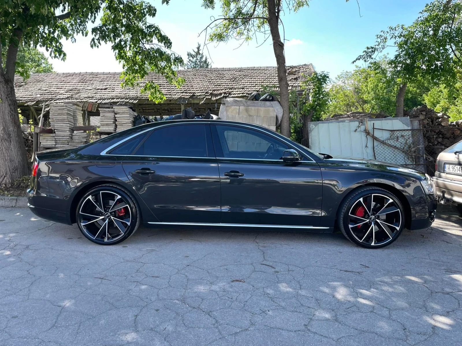Audi A8  3.0TDI 139000KM/СЕРВИЗНА ИСТОРИЯ/ПЪРВИ СОБСТВЕНИК, снимка 2 - Автомобили и джипове - 54198542