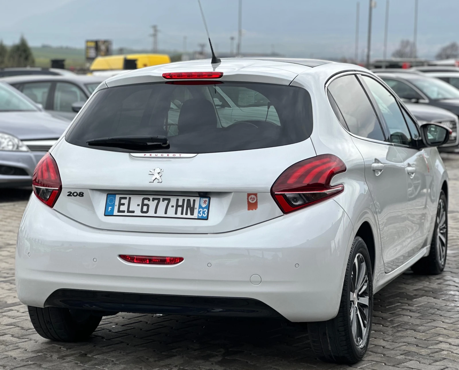 Peugeot 208 ROLAND GARROS* AVTOMATIK* FACE* NAVI* LED* TOP* , снимка 6 - Автомобили и джипове - 54207198