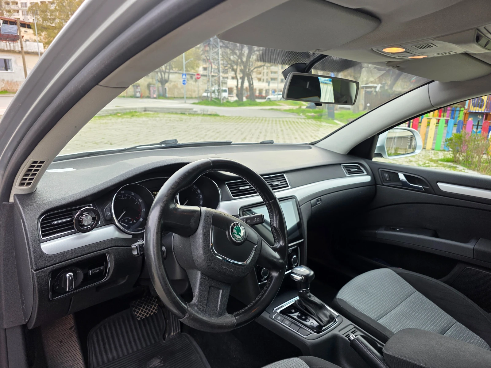 Skoda Superb 1.8 TSI DSG, снимка 7 - Автомобили и джипове - 54209406