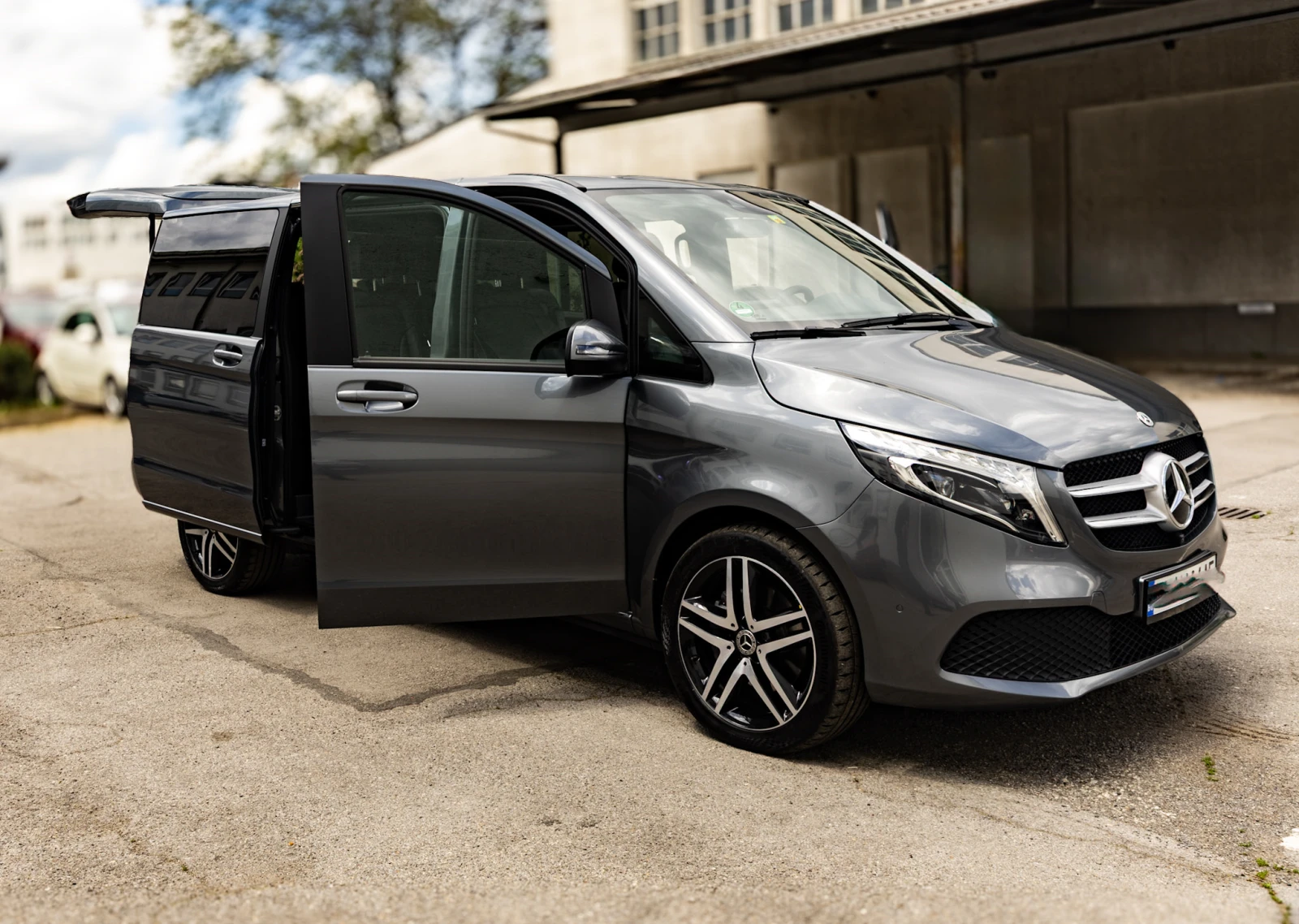 Mercedes-Benz V 300, снимка 5 - Автомобили и джипове - 54619300