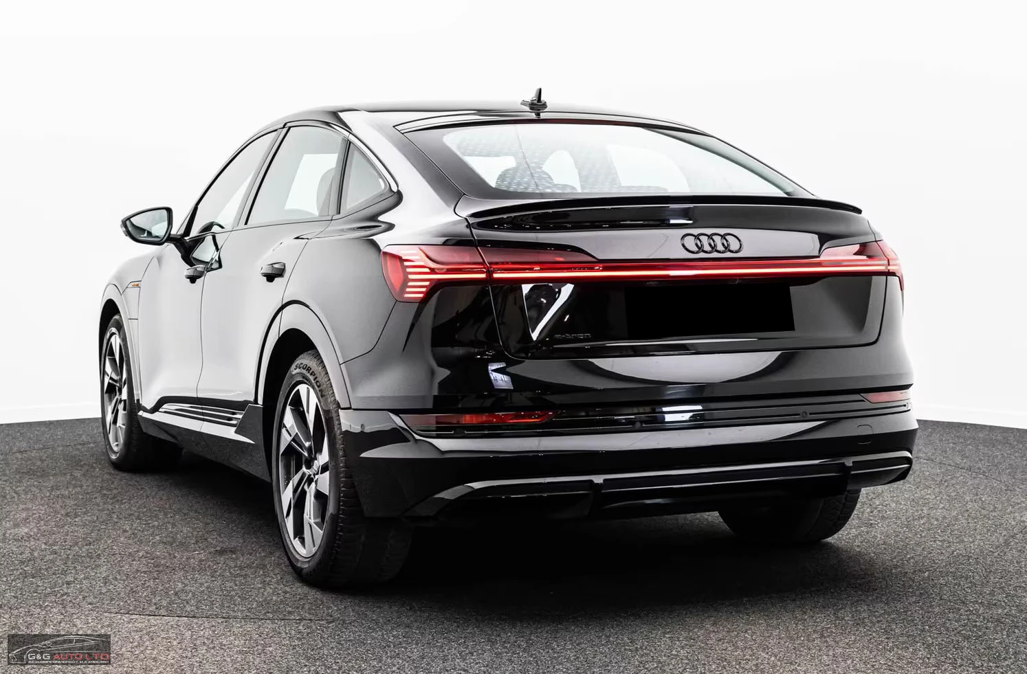 Audi E-Tron 55/SPORTBACK/408HP/2XSLINE/BLACK/CAM/KLES/ACC/451z, снимка 5 - Автомобили и джипове - 54701806