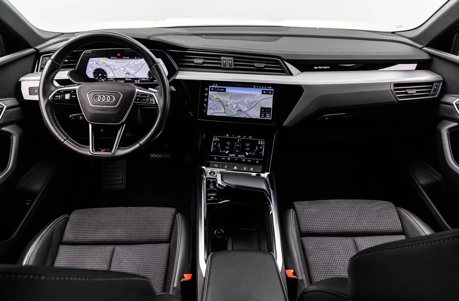 Audi E-Tron 55/SPORTBACK/408HP/2XSLINE/BLACK/CAM/KLES/ACC/451z, снимка 12 - Автомобили и джипове - 54701806
