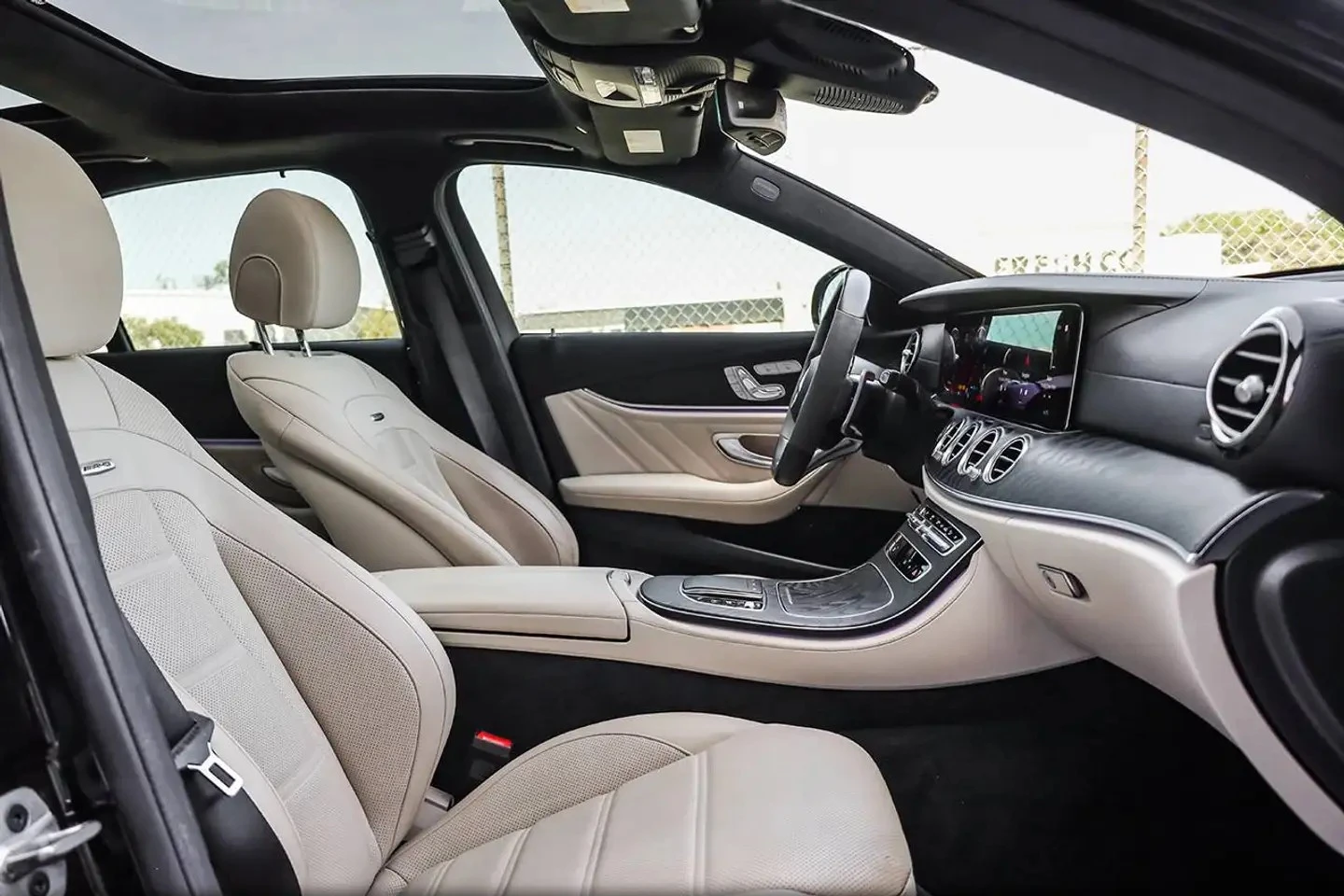 Mercedes-Benz E 53 AMG * Фиксирана цена до БГ * Един собственик * , снимка 9 - Автомобили и джипове - 54863537