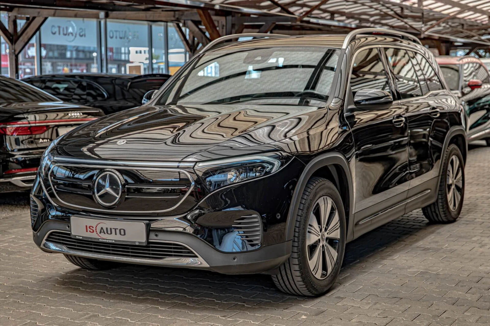Mercedes-Benz EQB 300 4Matic/Ambient/Камера/MBUX/Virtual/, снимка 3 - Автомобили и джипове - 55285368