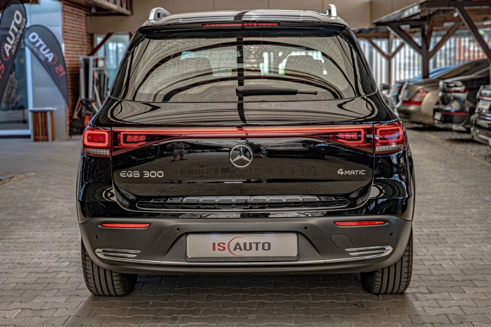 Mercedes-Benz EQB 300 4Matic/Ambient/Камера/MBUX/Virtual/, снимка 4 - Автомобили и джипове - 55285368
